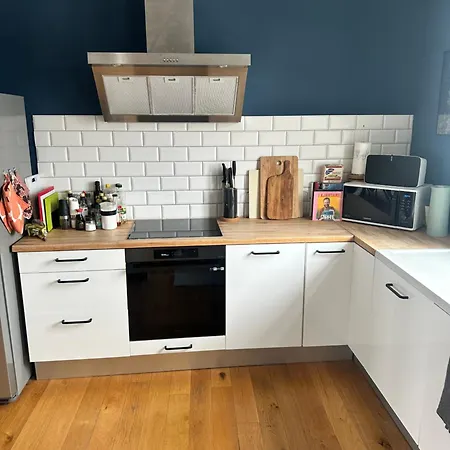 Central Spacious In Lejlighed
